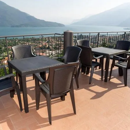 Cozy With View Appartement Vercana