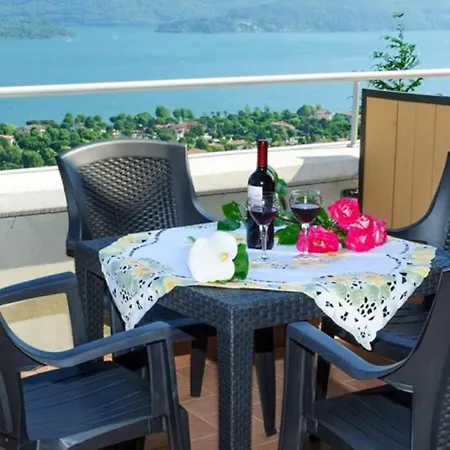 Cozy With View Apartament